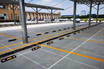 专业停车场与厂区划线设计服务 提升空间利用率与安全标准